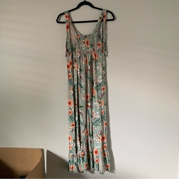 Nevena Rae Sleeveless Floral Maxi Dress - Picture 2 of 6